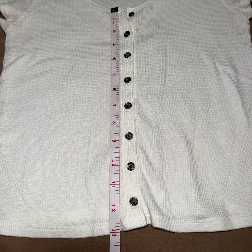 American Eagle Outfitters Cream Button-Down Women's Shirt - Picture 5 of 5